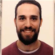 Profesor de guitarra imparte clases para todas las edades